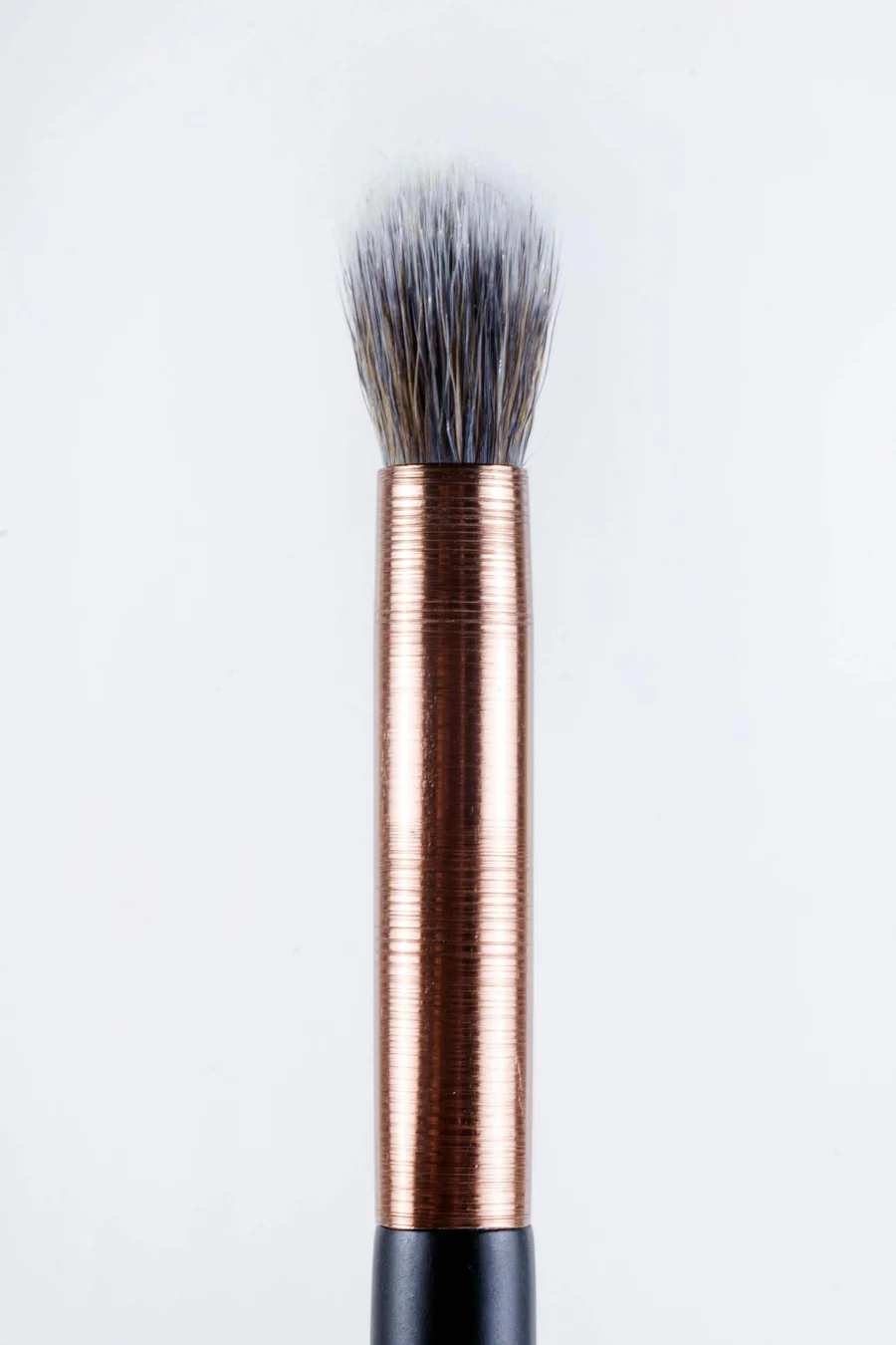 BROCHA MEDIANA SUAVE PUNTEADA DE PRECISION 1807
