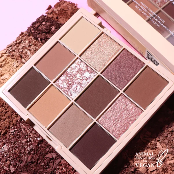 ESSENTIAL NUDES
